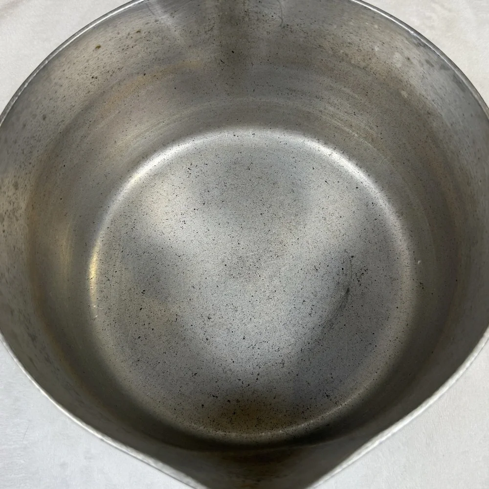 Vintage Wagner Ware Magnalite Sidney 3 QT Sauce Pan Dual Spout 4683-M w/ Lid